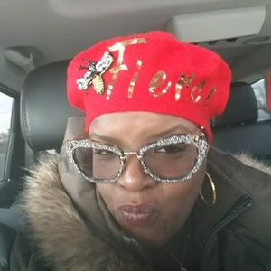 Meet your Posher, Yolanda